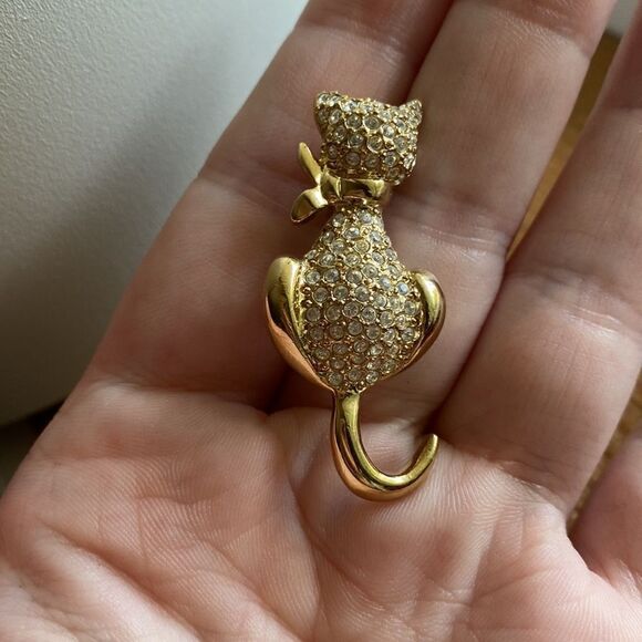 💛 Gold Plated Napier CZ Cat Brooch - Picture 6 of 7